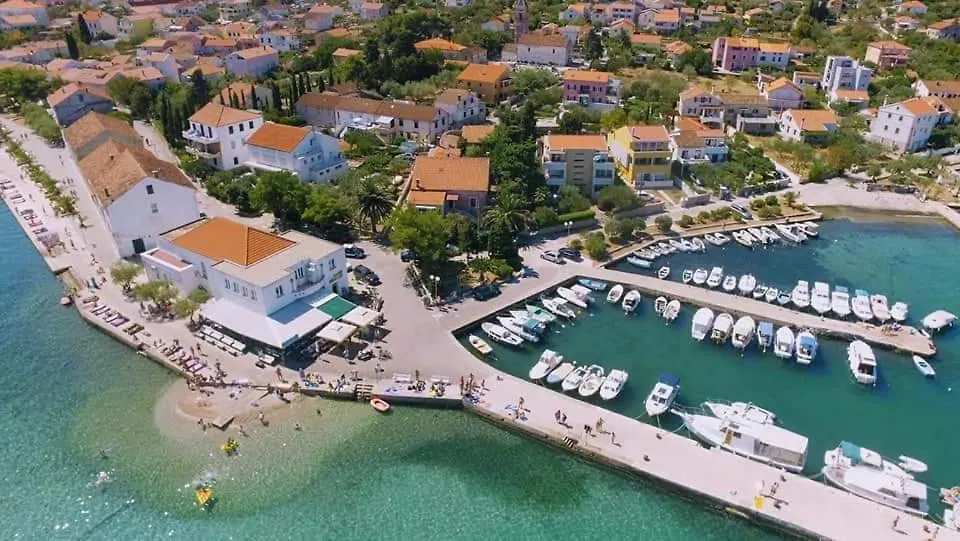 Relax Apartment Preko 0*,  Croatia